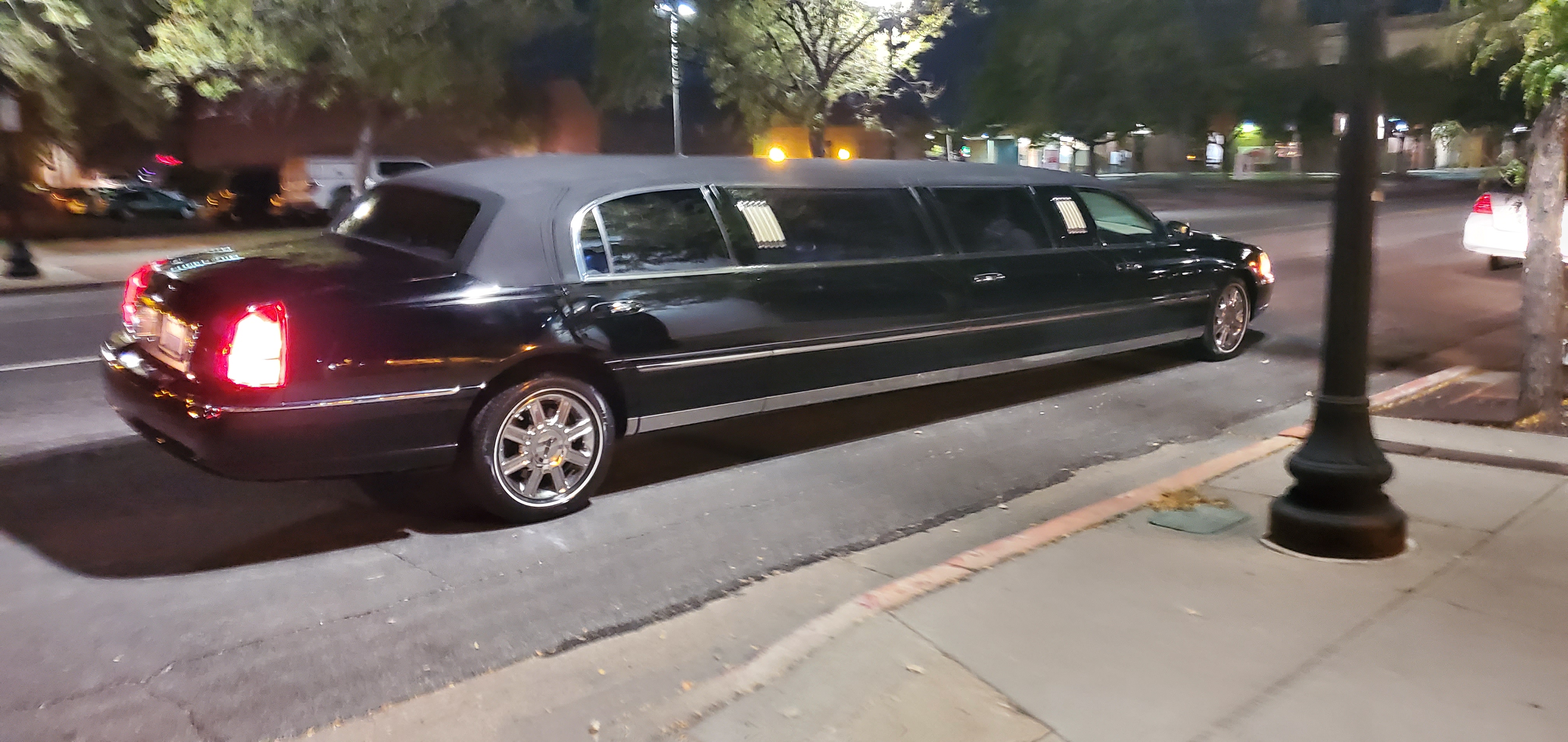 Black Lincoln Town Car Stretch